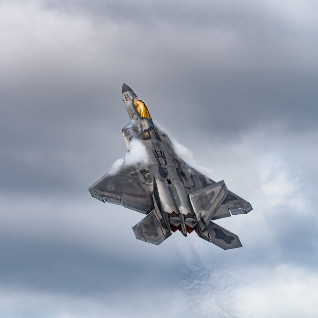 USAF F-22 Raptor climbing at RIAT 2017, RAF Fairford